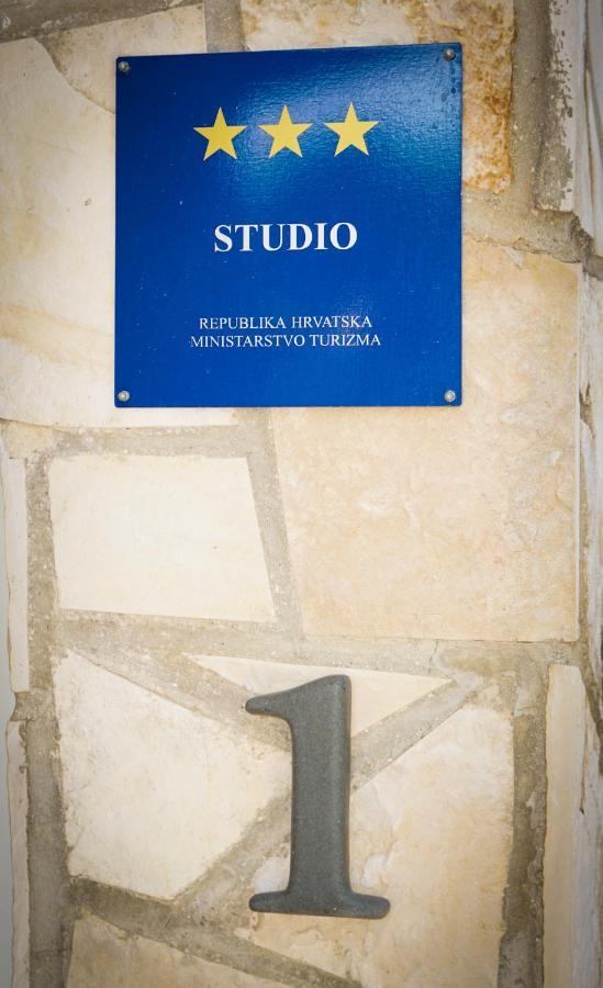 Apartments Roberta Novigrad Istria Eksteriør bilde
